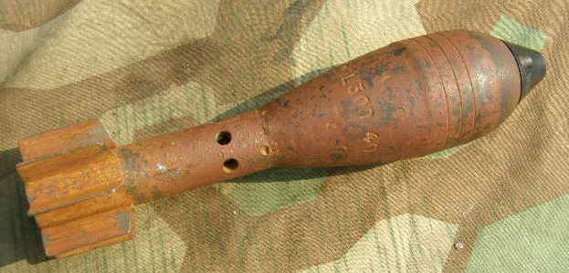 5cm Deko Werfergranate, deutsch, 2. Weltkrieg, Originalfarbe