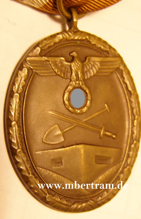 DEUTSCHES SCHUTZWALL EHRENZEICHEN AM BAND