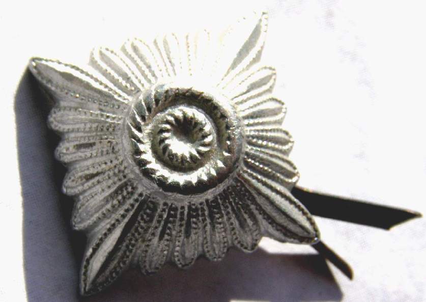 Silberne Rangsterne f. Schulterklappen 15mm, Splinte, Alu.