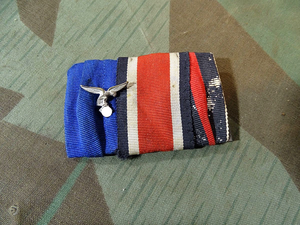 Getragene 3er Bandspange/ Ordensspange Luftwaffe, LW DA, EK 2 1939, Med. Oktober 1938