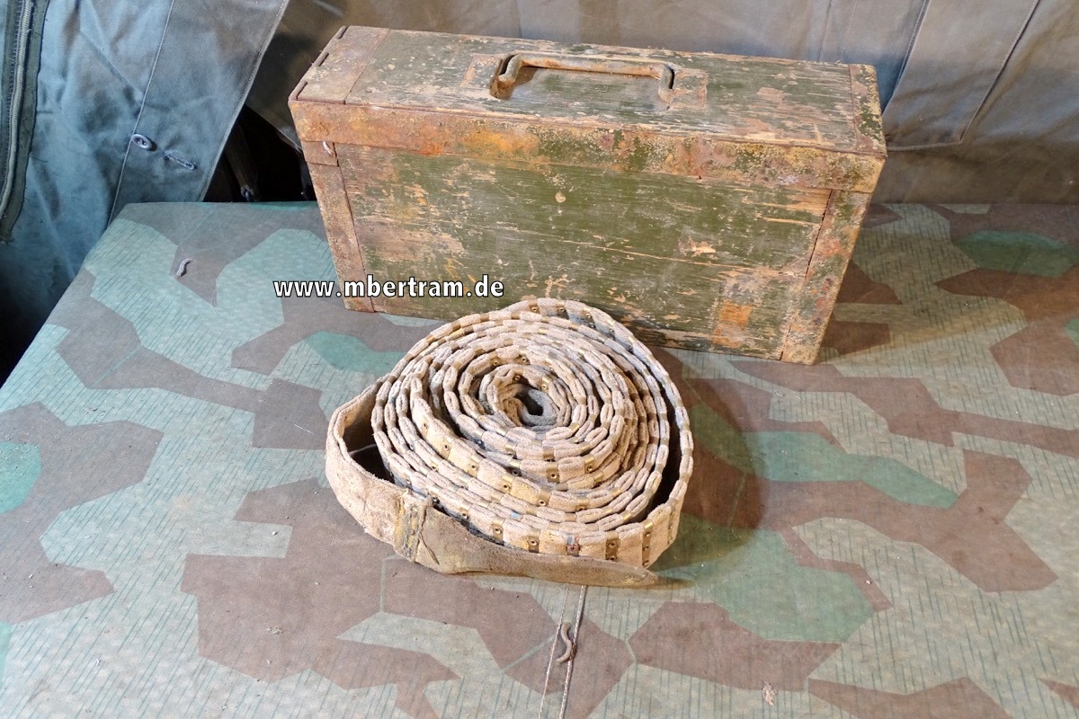 Holz Patronenkasten / Gurtkasten  MG Schwarzlose mit Gurt,  1. Weltkrieg