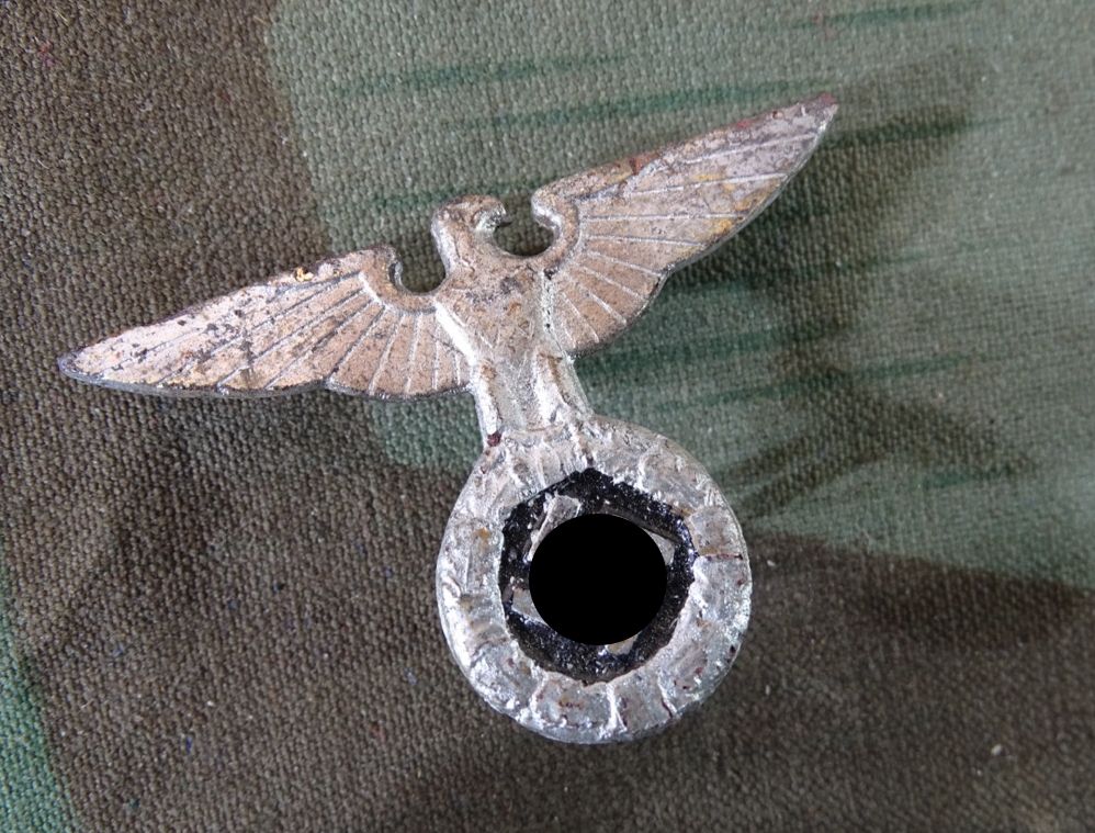 Früher Mützenadler für Schirmmützen von Parteiformationen , SA, HJ, NSDAP etc. RZM 52