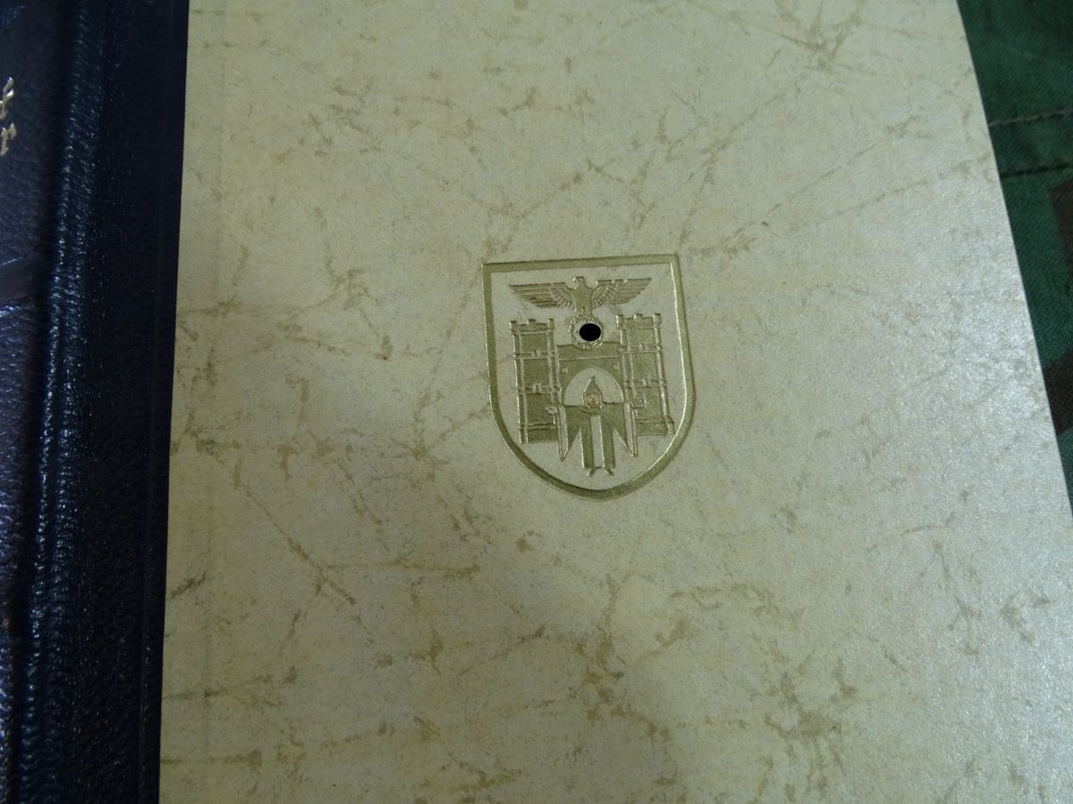 Mein Kampf, A.Hitler, Hochzeitsausgabe München, Pappschuber, Top Zustand, 1942 Mein Kampf, A.Hitler, Hochzeitsausgabe München, Pappschuber, Top Zustand, 1942