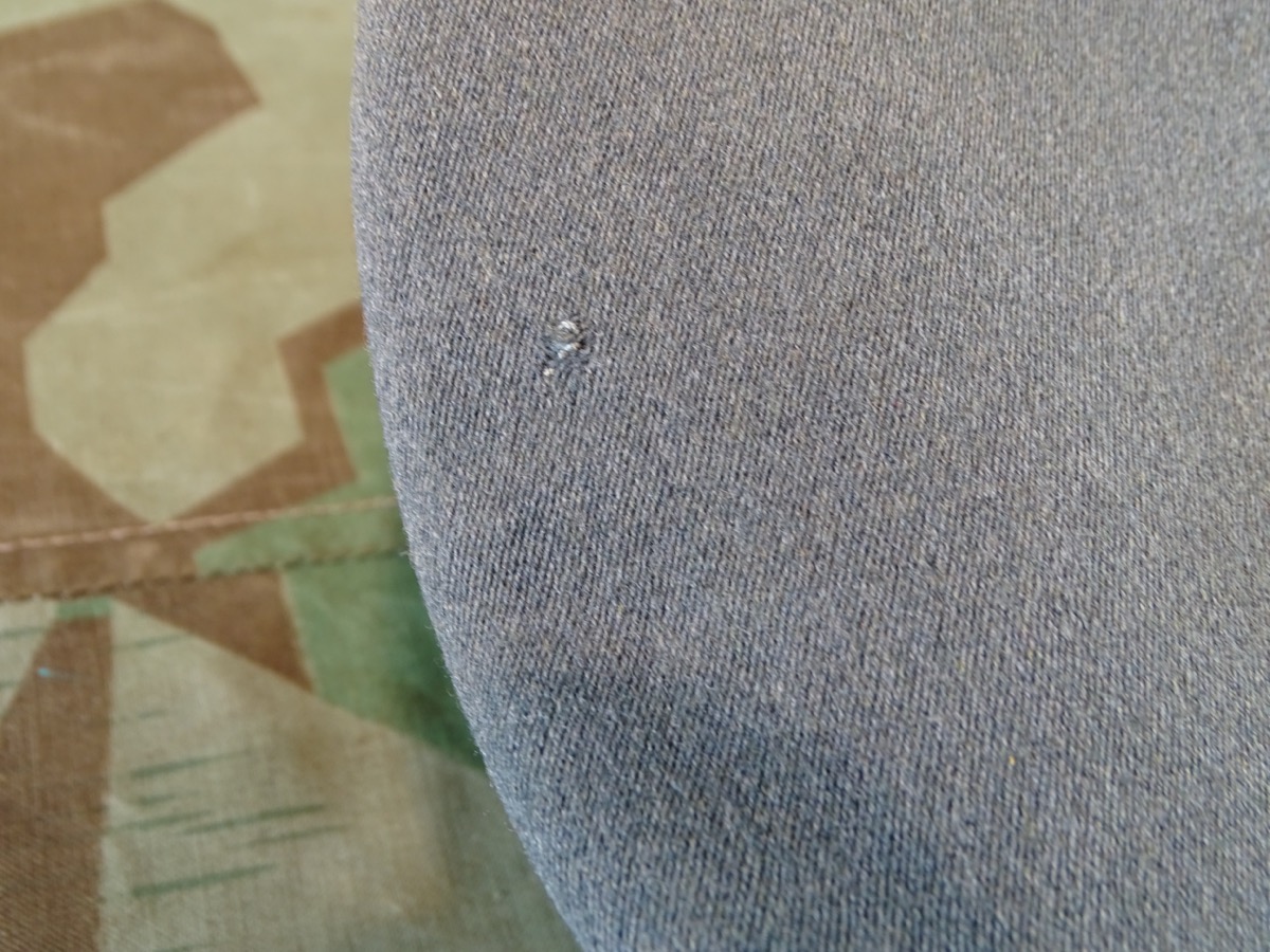 Schirmmütze für Offiziere des Wehrmachts Sanitätspersonals / Arzt, dunkel blaue Paspel. Gr. ca. 56 Schirmmütze für Offiziere des Wehrmachts Sanitätspersonals / Arzt, dunkel blaue Paspel. Gr. ca. 56