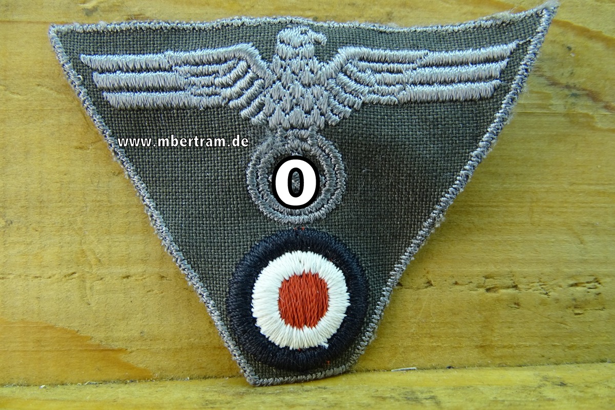 Spätes Mützentrapez für Feldmütze , Wehrmacht, Adler und Kokarde, gestickt um 1944/45