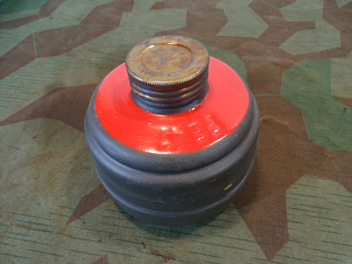 Früher Bundeswehr Üb - Gasmasken Filter aus Wehrmachtsfertigung  gnh FE 41