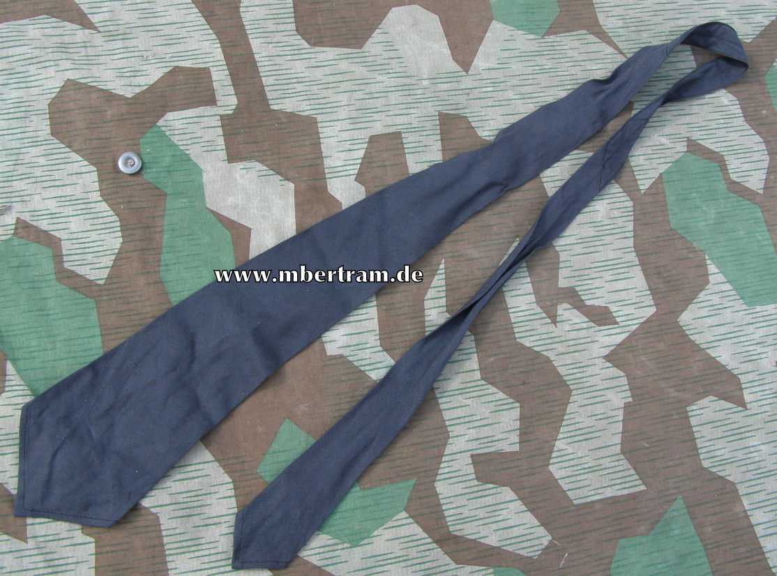 Waffen SS , Schwarzer Binder / Schlips mit SS / RZM Etikett.
