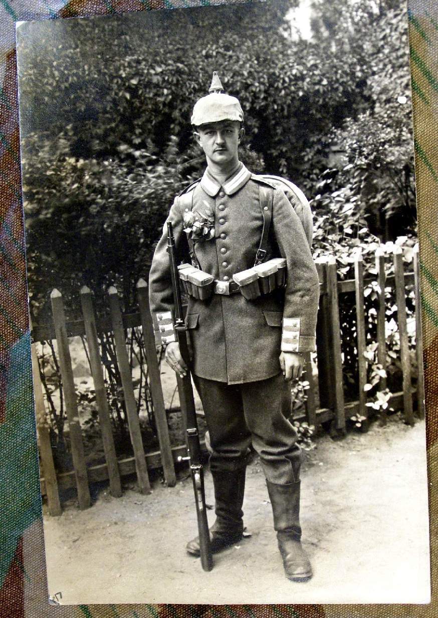 Soldat 1.WK feldgrau, Pickelhaube, Marschgepäck,Gew. 88,