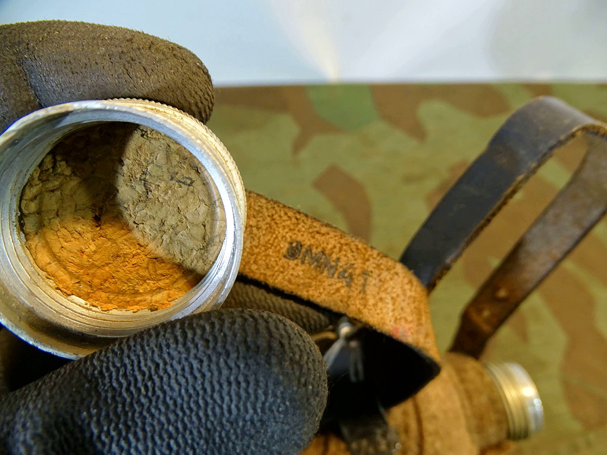 Wehrmacht große 1 Liter Feldflasche mit Bakelit Becher, DMN 41 Wehrmacht große 1 Liter Feldflasche mit Bakelit Becher, DMN 41