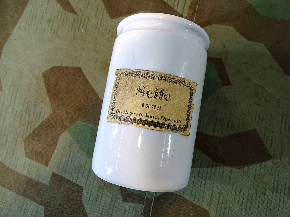 Wehrmachts Sanitätsmaterial und Luftschutz: Porzellan Kruke / Behälter für Seife 1939 Dr. Degen & Kuth Rheinland
