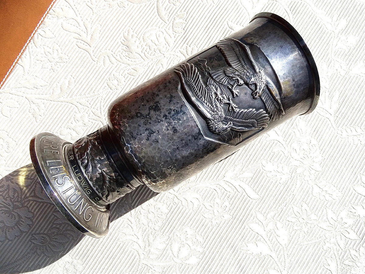 Luftwaffe Ehrenpokal für besondere Leistungen im Luftkrieg für Unteroffizier Ludwig Schubert, Bordschütze, 1942 Luftwaffe Ehrenpokal für besondere Leistungen im Luftkrieg für Unteroffizier Ludwig Schubert, Bordschütze, 1942
