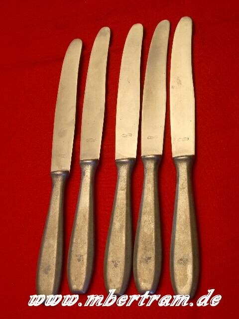 5 Wehrmacht Messer, alle gleicher Hersteller, WH Adler