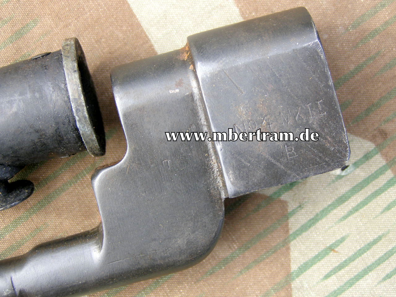 Britisches Enfield Spike Bajonett Nr. 4 MK II, mit Scheide