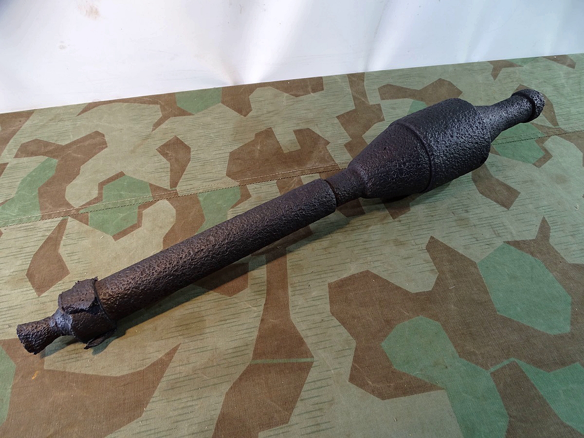 Panzerschreck Rakete ( Raketenpanzerbüchse 54 / Ofenrohr ) mit seltenem Übungs Gefechtskopf.