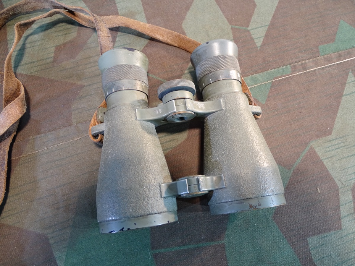 Dienstglas Mod. 08 erster Weltkrieg mit Riemen und sehr schönem Köcher Dienstglas Mod. 08 erster Weltkrieg mit Riemen und sehr schönem Köcher