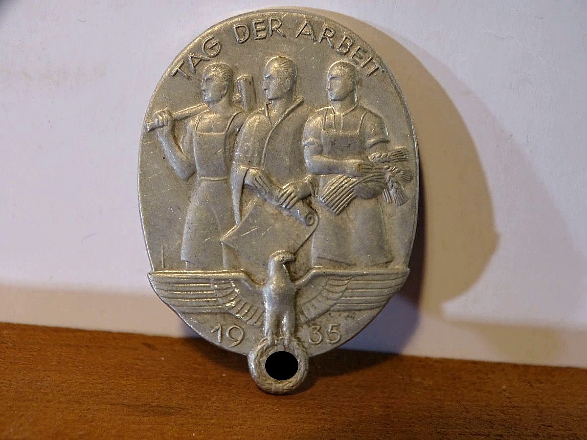 Veranstalltungsabzeichen Anstecker 1. Mai 1935 / Tag der Arbeit 1935, Aluminium, ohne Herstellermarke