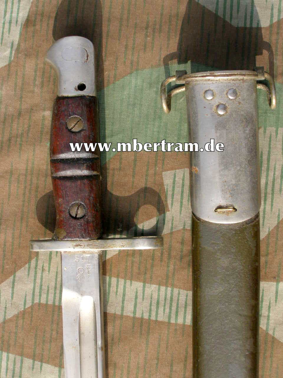 Langes altes Original US Enfield Remington Bajonett 1917