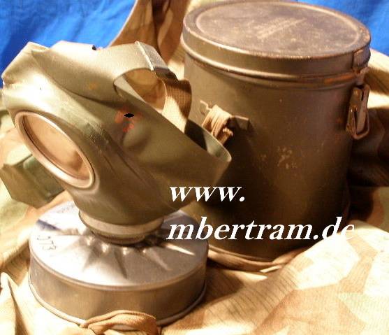 LS Gasmaske, Blechdose f. uniformierte Luftschutzwarte usw.