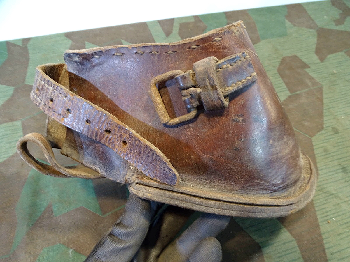Wehrmacht Kavallerie Hufschuh mit WaA, braunes Leder, selten !