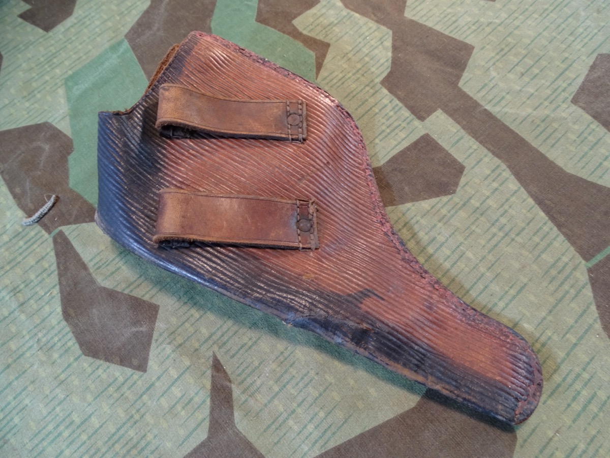 Tasche/ Holster M/85 für Reichsrevolver Bauart M 1885, späte Fertigung um 1916 in dünnerem Leder