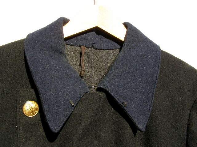 Weimarer Republik, Reichspost Mantel, schwarzer Uniformstoff, blauer Kragen