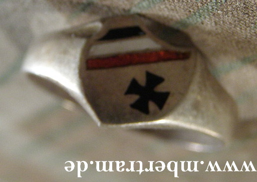 Patriotischer Silber Ring mit schwarz/weiß/rotem Emaillband