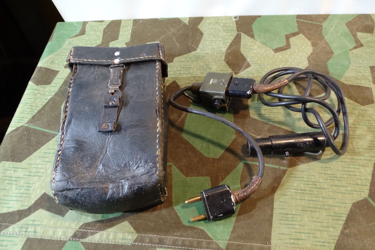 Optik/Strichplattenbeleuchtung 2. Weltkrieg mit Tasche, deutsche Fertigung , finnische Nutzung