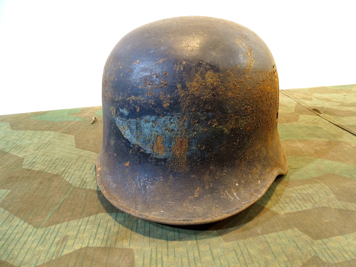 20796-1 Luftschutz Helmglocke Feuerwehr Form, rauchgeschwärzt mit Kopiewappen.