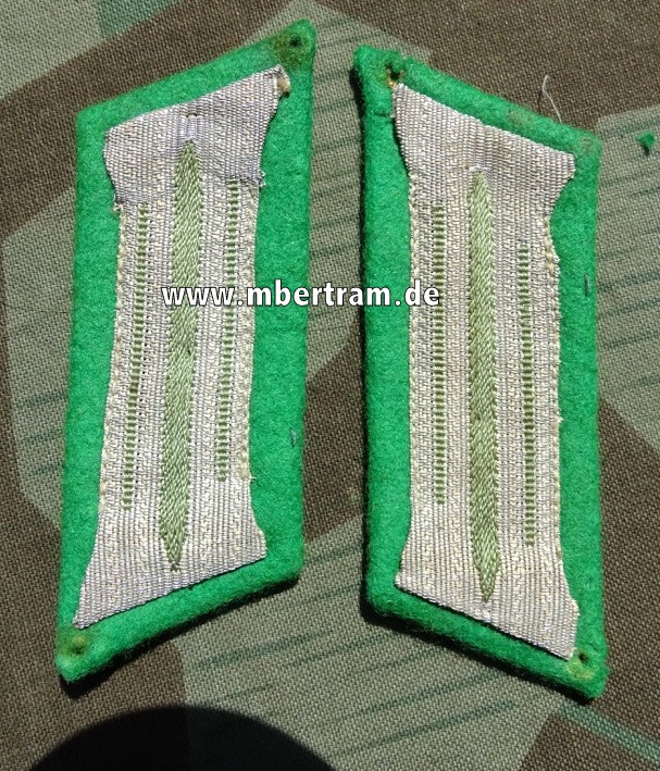 Paar Kragenspiegel der Schutzpolizei