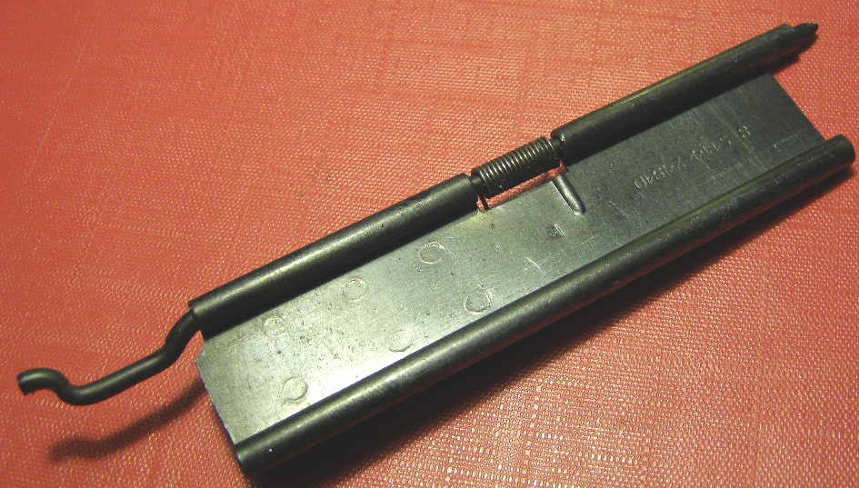 MG 42/53 Staubschutzklappe, Stift, Feder- MG Unterseite