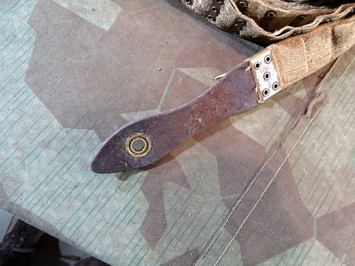 20641-5 Holz Patronenkasten / Gurtkasten MG Schwarzlose mit Gurt, 1. Weltkrieg
