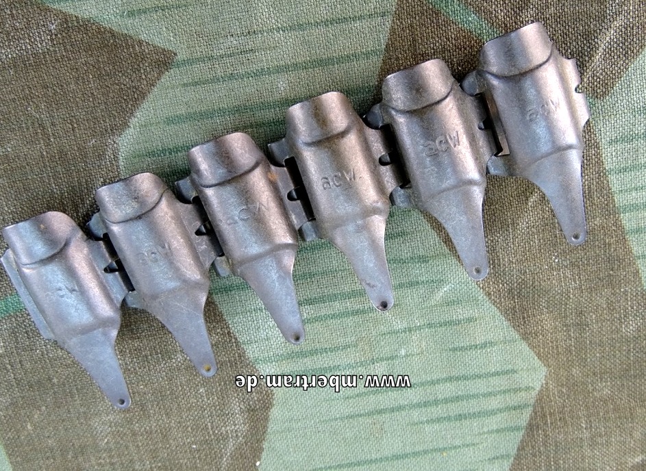 6x Zerfallgurtglieder MG 81 oder MG 17, alle TOP Zustand und mit acw gestempelt